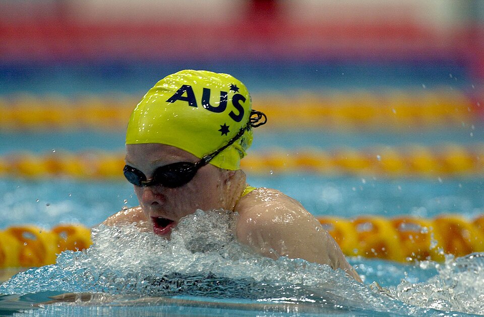 Siobhan Paton at the Sydney 2000 Paralympics: Women's 50m breaststroke SB14; swimming action; NOT a gold-medal performance