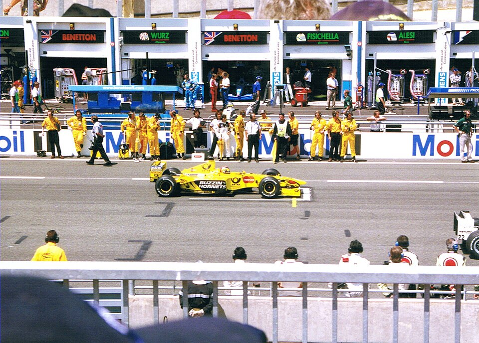 Heinz-Harald Frentzen’s Jordan on the grid at the 2000 French Grand Prix at Magny-Cours