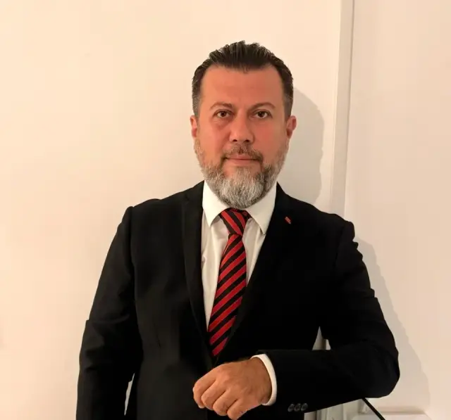 Borga Aytepe — Karşıyaka branch-management portrait
