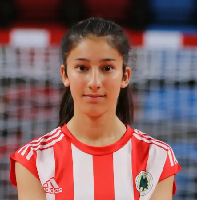 Ece Kazan — field hockey