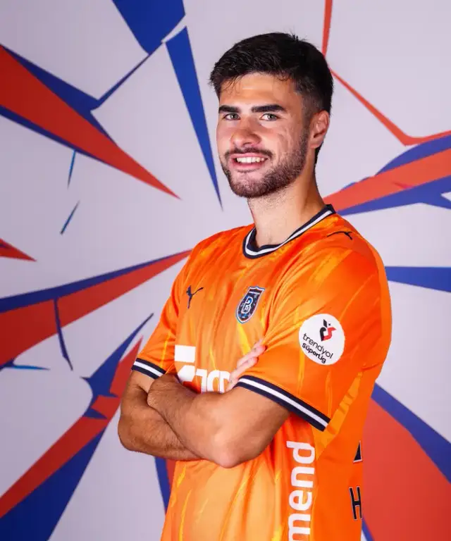 Hamza Güreler — official İstanbul Başakşehir FK portrait