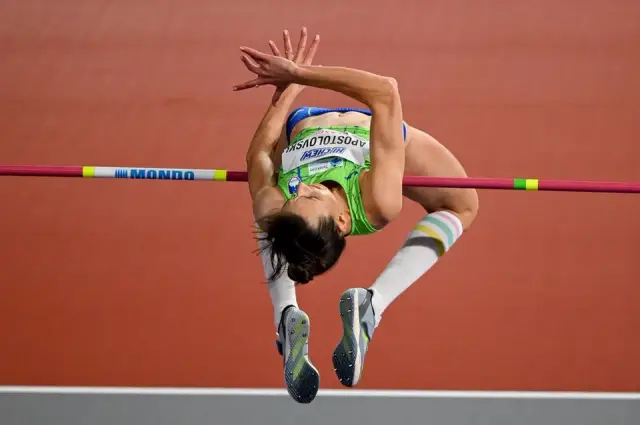 Lia Apostolovski — Athletics