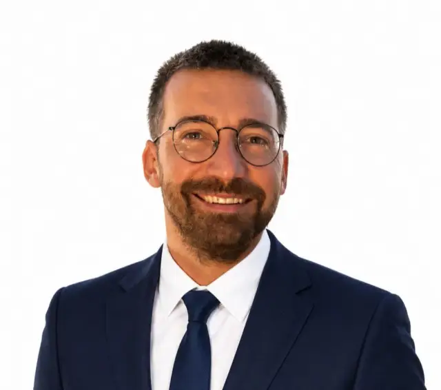 Melih Oktay — Karşıyaka board portrait
