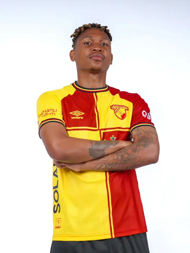 Novatus Miroshi — official Göztepe portrait