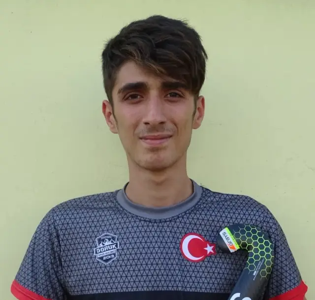 Özcan Akbulut — hockey