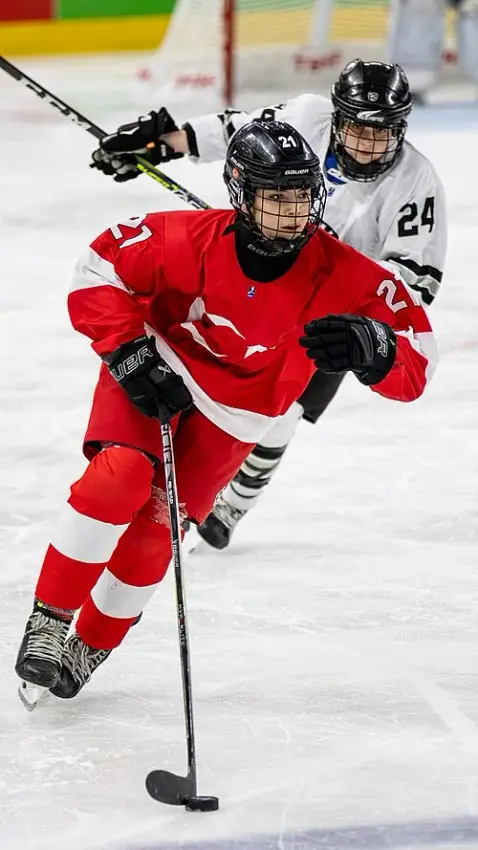 Tan Nisan Göksal — Ice Hockey