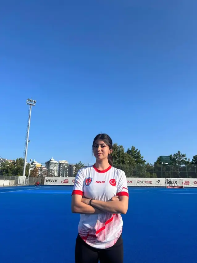 Zeynep Mangaltepe — hockey